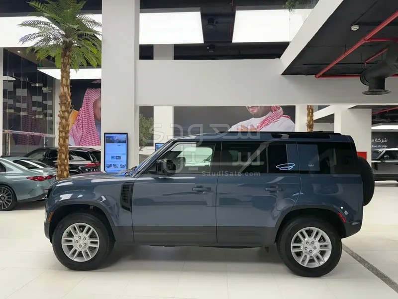 2023 لاند روفر ديفيندر 110