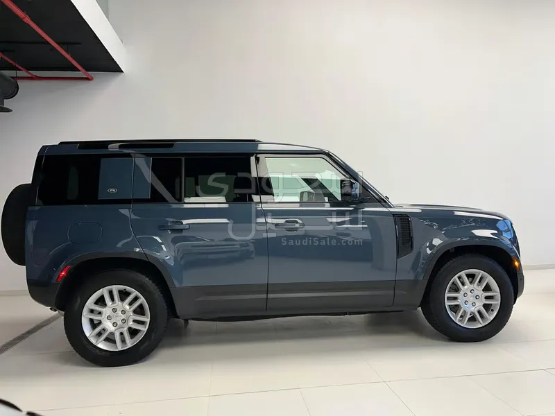 2023 لاند روفر ديفيندر 110