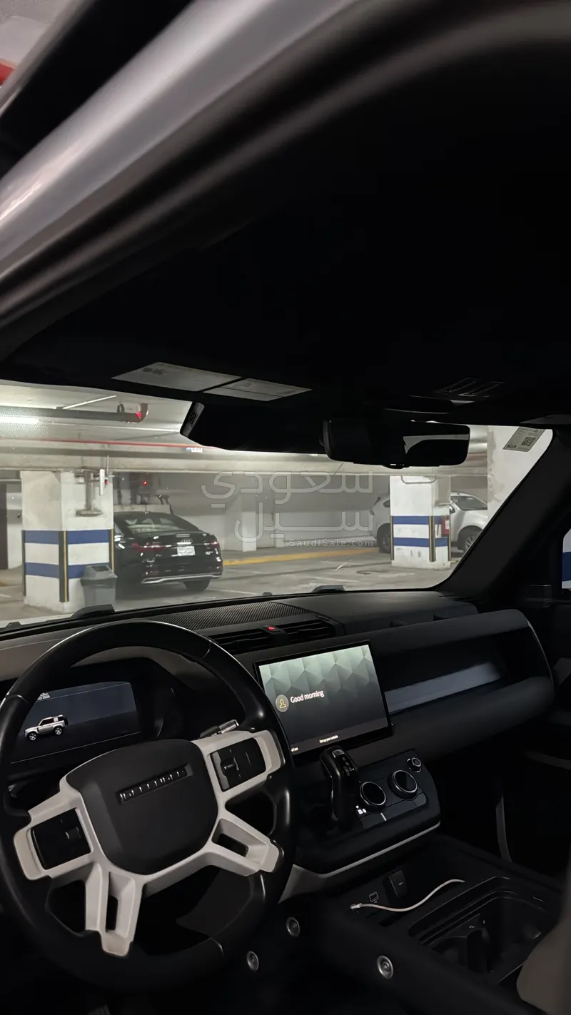 2022 لاند روفر ديفيندر 90