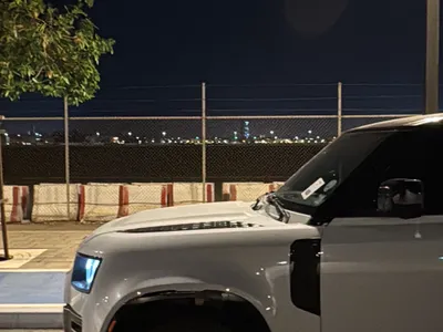 2022 لاند روفر ديفيندر 90