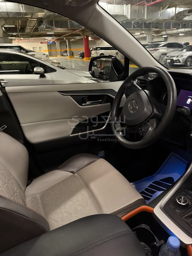 2024 تويوتا راف 4