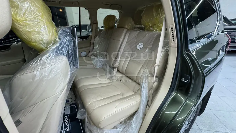 2021 لكزس إل إكس 570