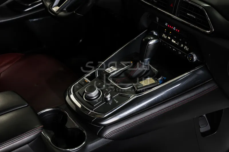 2021 مازدا سي اكس 9