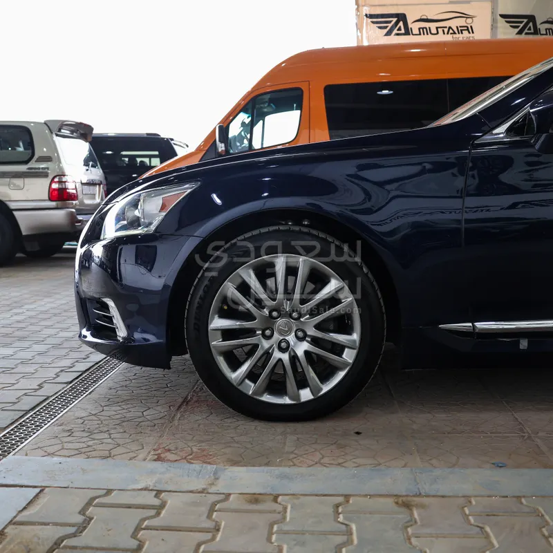 2013 لكزس إل إس 460 إل