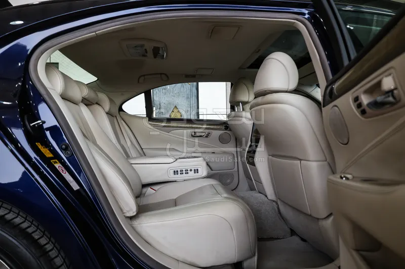 2013 لكزس إل إس 460 إل