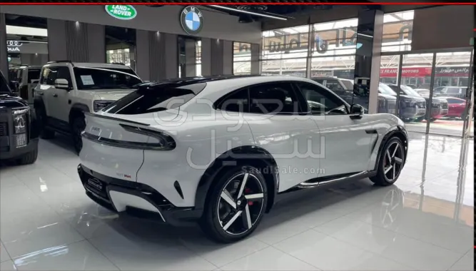 2025 شاومي اس يو 7 ماكس