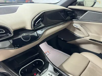 2025 فيراري بوروسانجوي