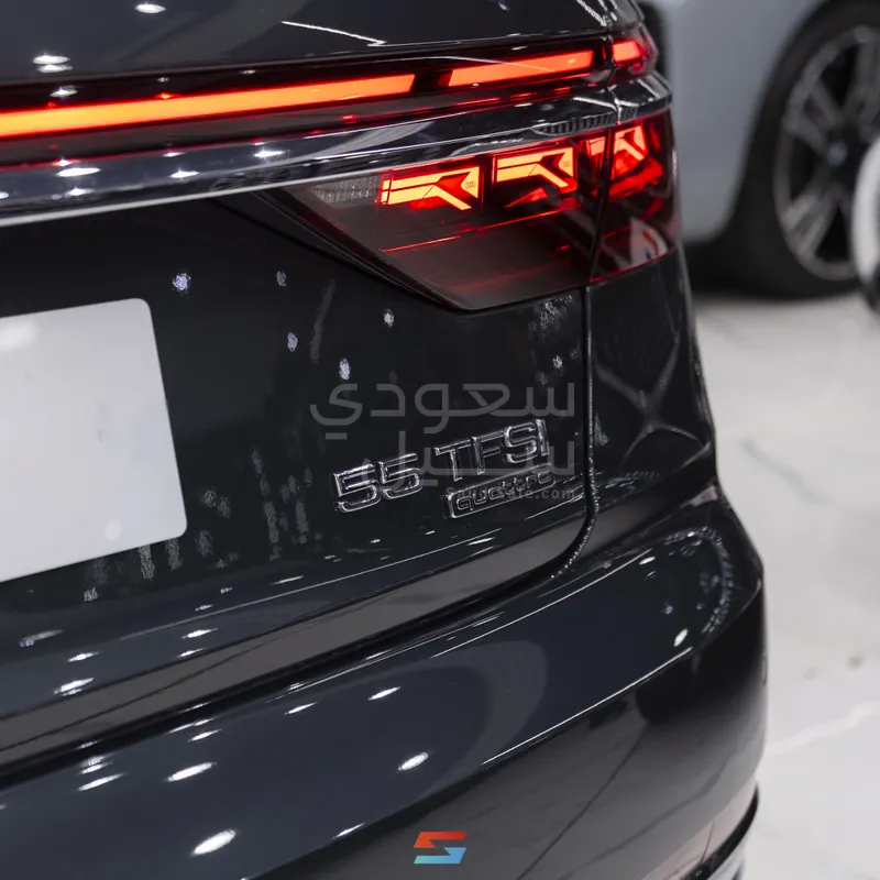 2026 اودي اي 8 ال 55تي اف اس أي