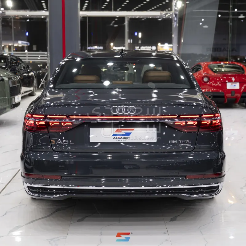 2026 اودي اي 8 ال 55تي اف اس أي