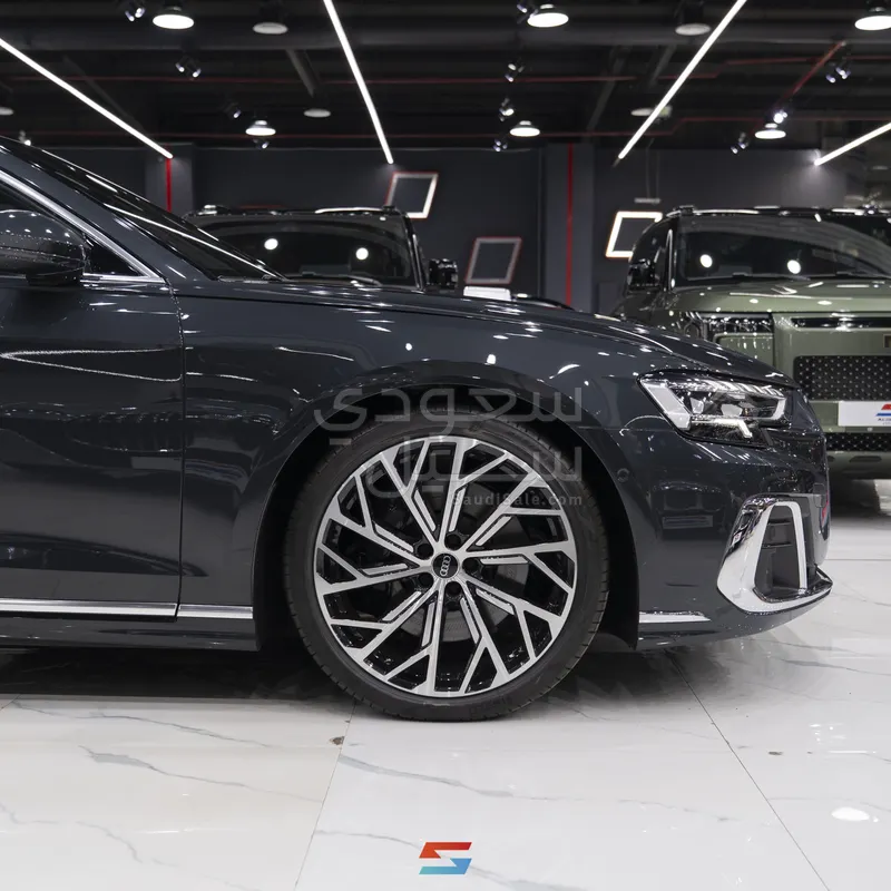 2026 اودي اي 8 ال 55تي اف اس أي