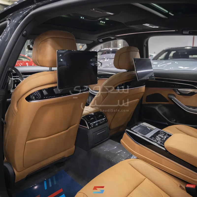 2026 اودي اي 8 ال 55تي اف اس أي