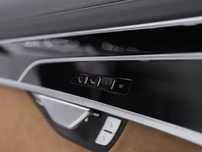 2026 اودي اي 8 ال 55تي اف اس أي