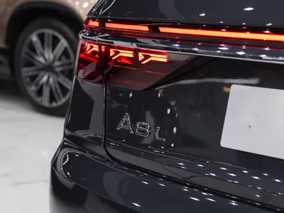 2026 اودي اي 8 ال 55تي اف اس أي