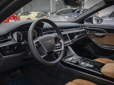 2026 اودي اي 8 ال 55تي اف اس أي