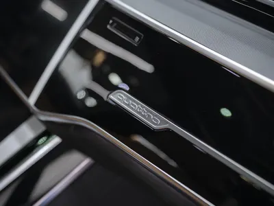 2026 اودي اي 8 ال 55تي اف اس أي