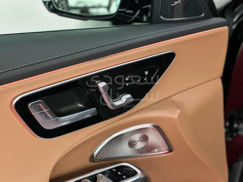 2025 مرسيدس - بنز إي 300 أي إم جي