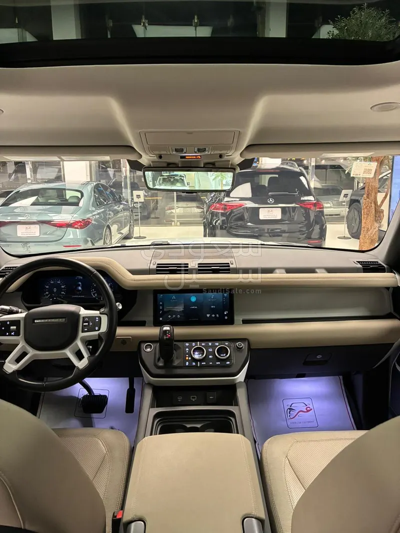 2020 لاند روفر ديفيندر 110