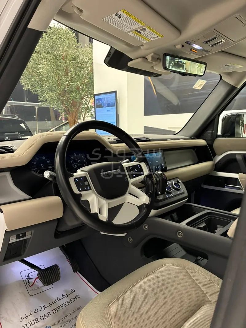 2020 لاند روفر ديفيندر 110