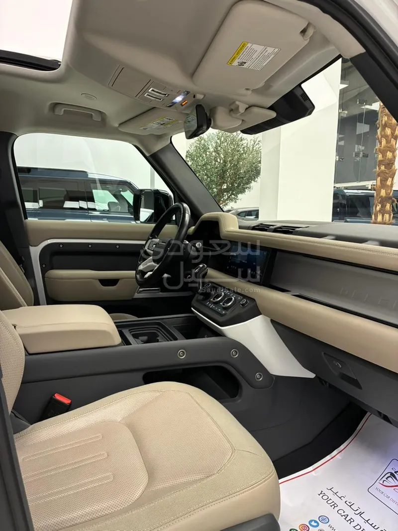 2020 لاند روفر ديفيندر 110