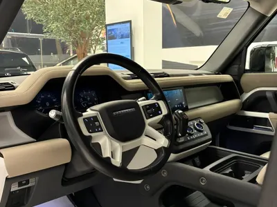 2020 لاند روفر ديفيندر 110