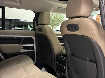 2020 لاند روفر ديفيندر 110