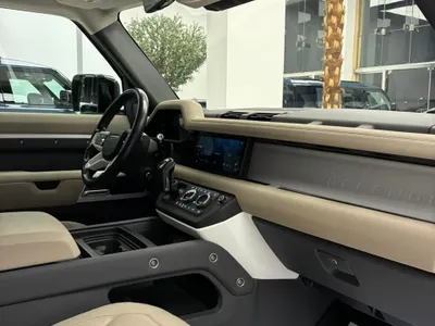 2020 لاند روفر ديفيندر 110