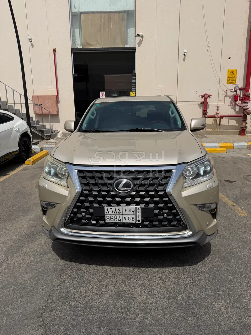 2012 لكزس جي إكس 460