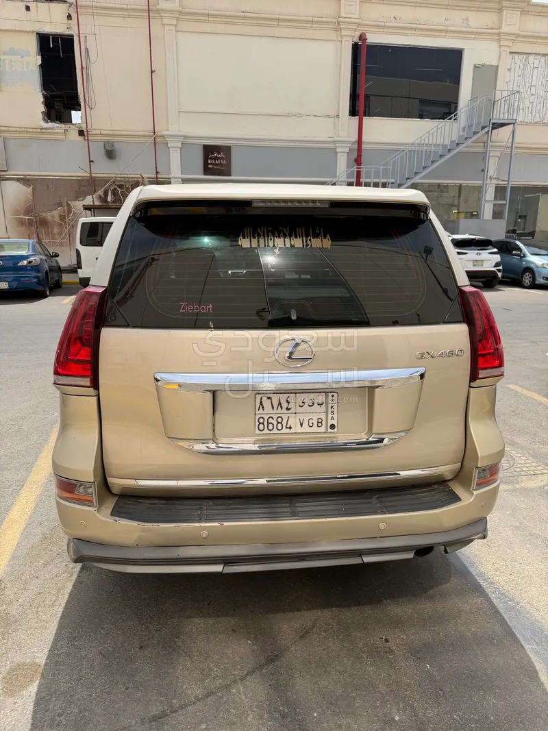 2012 لكزس جي إكس 460