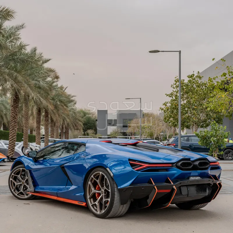 2025 لمبرجيني ريفويلتو