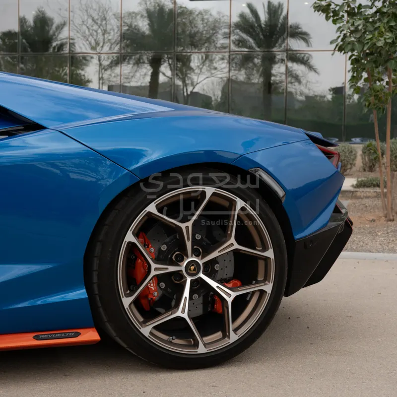 2025 لمبرجيني ريفويلتو