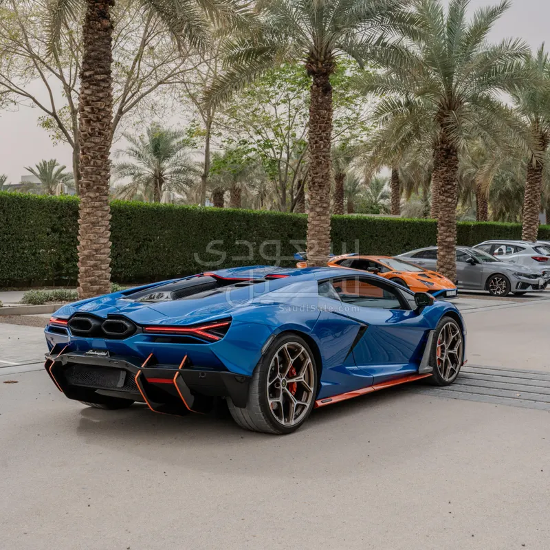 2025 لمبرجيني ريفويلتو