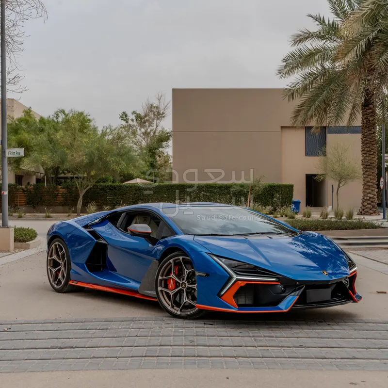 2025 لمبرجيني ريفويلتو