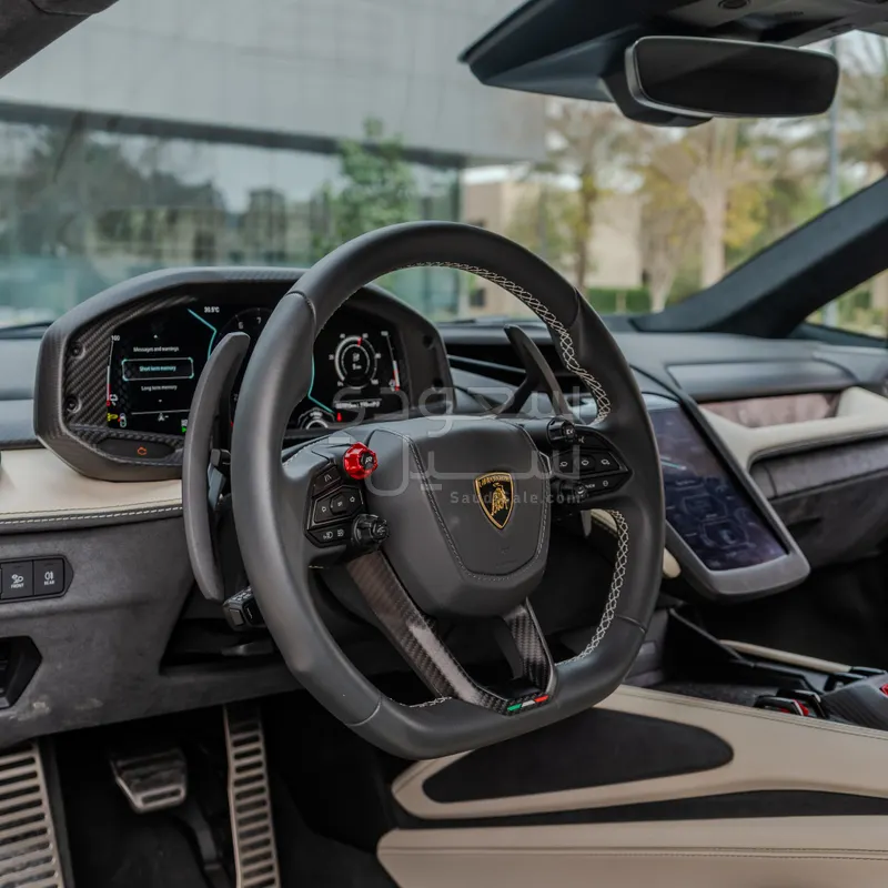 2025 لمبرجيني ريفويلتو