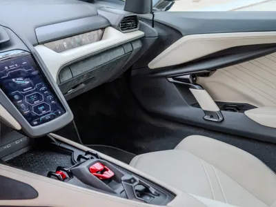 2025 لمبرجيني ريفويلتو