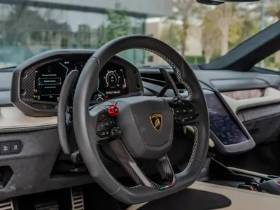 2025 لمبرجيني ريفويلتو