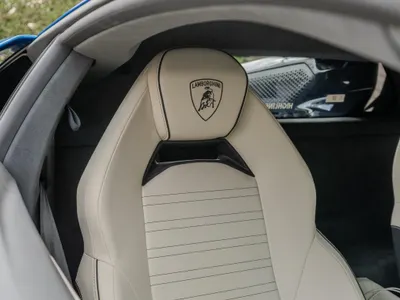 2025 لمبرجيني ريفويلتو