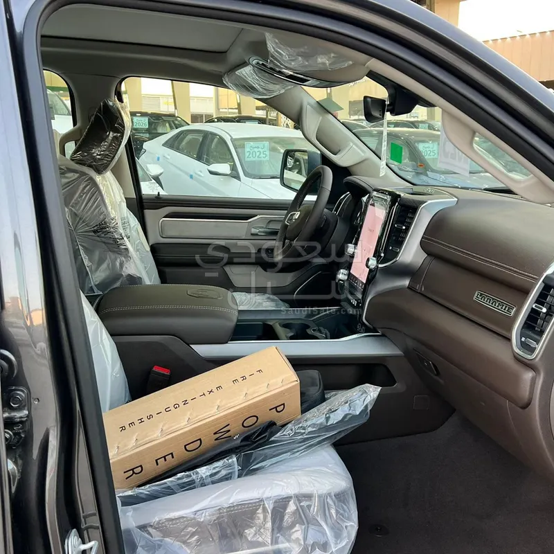 2025 دودج رام لارامي