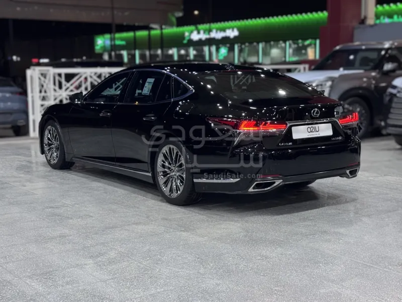 2018 لكزس إل إس 500