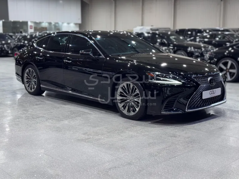 2018 لكزس إل إس 500