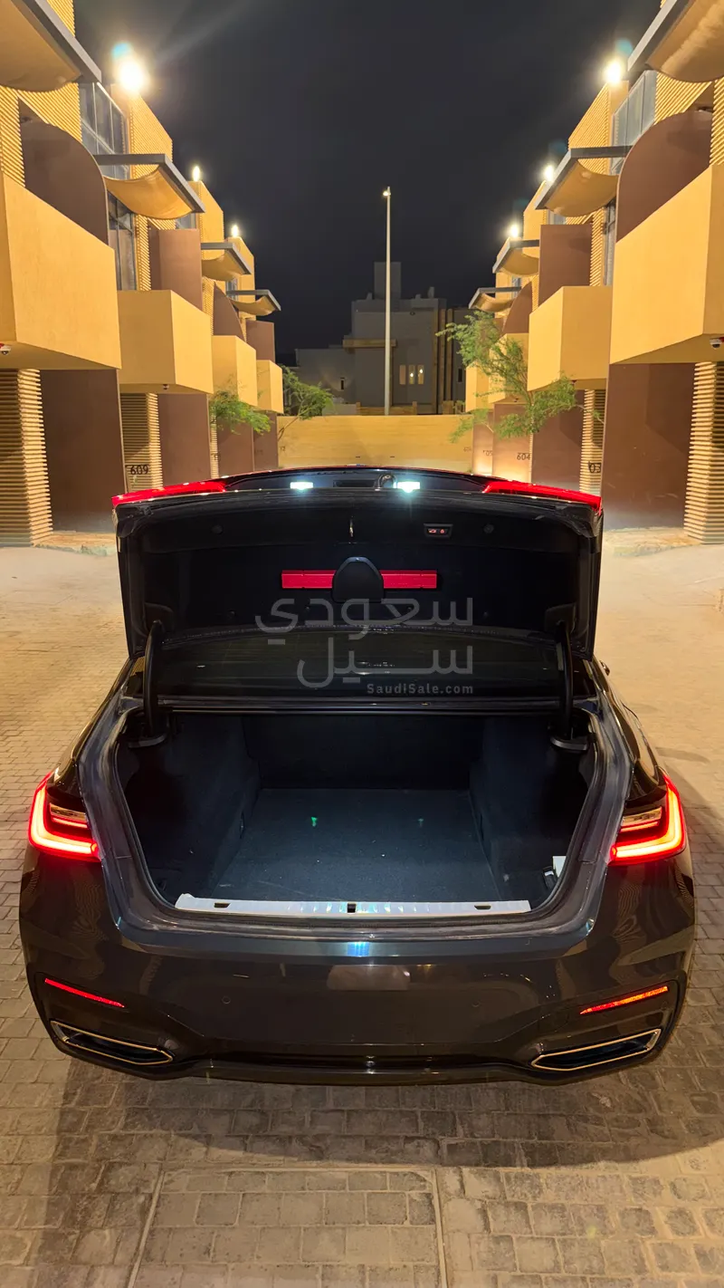 2020 بي ام دبليو الفئة السابعة 730 إل أي
