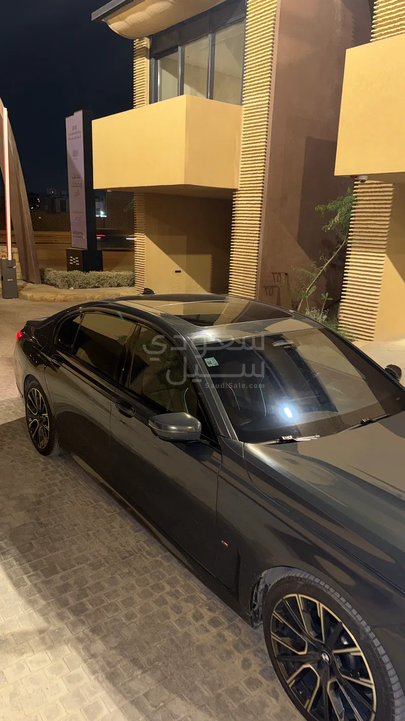 2020 بي ام دبليو الفئة السابعة 730 إل أي