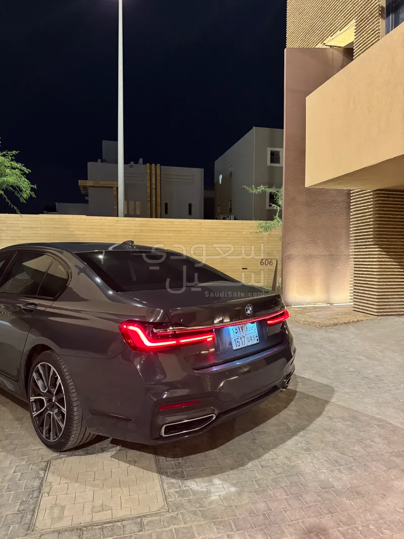 2020 بي ام دبليو الفئة السابعة 730 إل أي