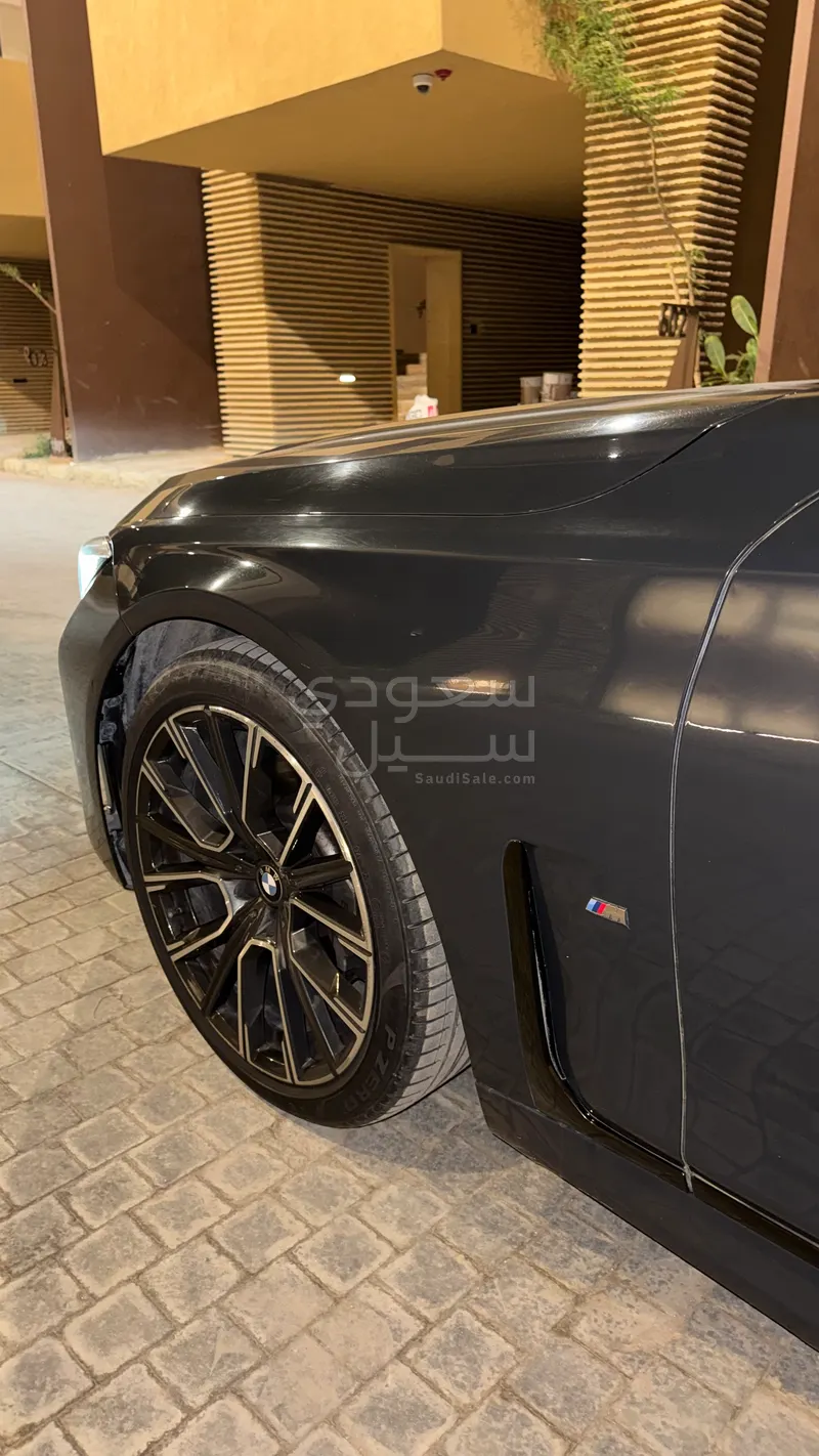 2020 بي ام دبليو الفئة السابعة 730 إل أي