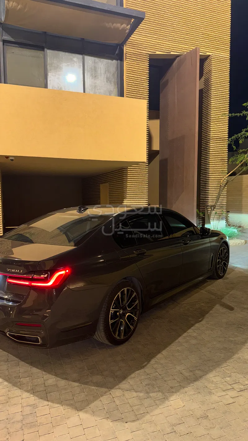 2020 بي ام دبليو الفئة السابعة 730 إل أي