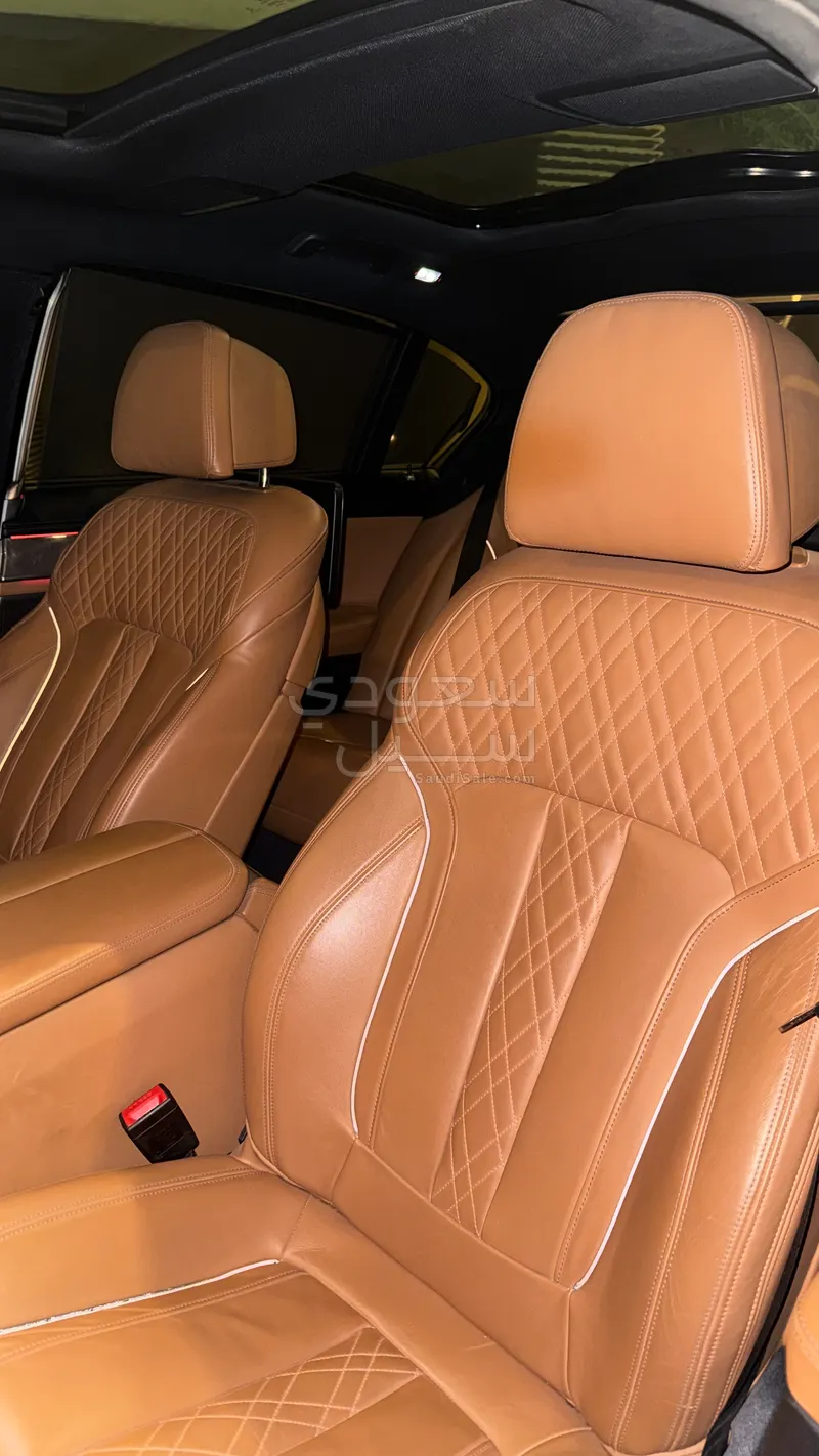2020 بي ام دبليو الفئة السابعة 730 إل أي