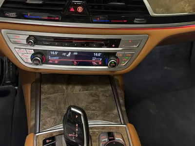 2020 بي ام دبليو الفئة السابعة 730 إل أي