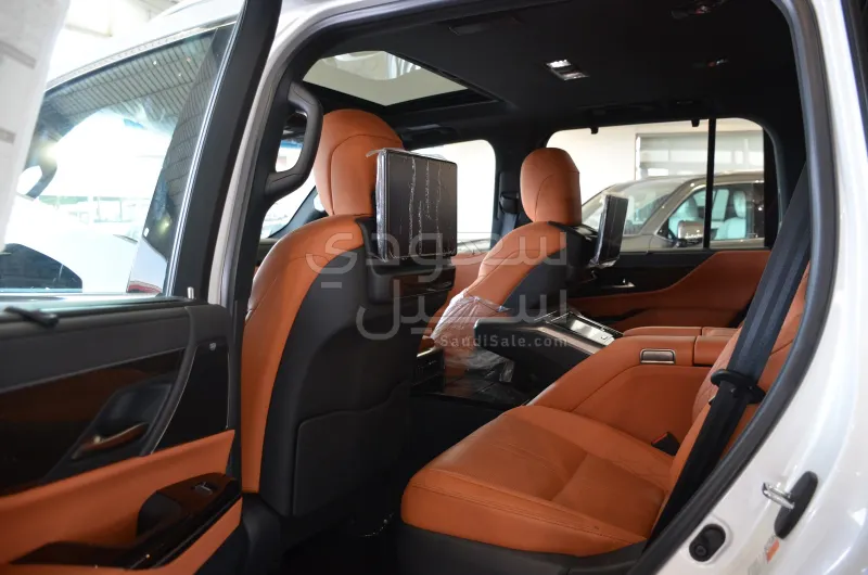 2023 Lexus LX 600 vip