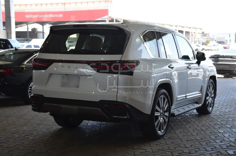 2023 Lexus LX 600 vip