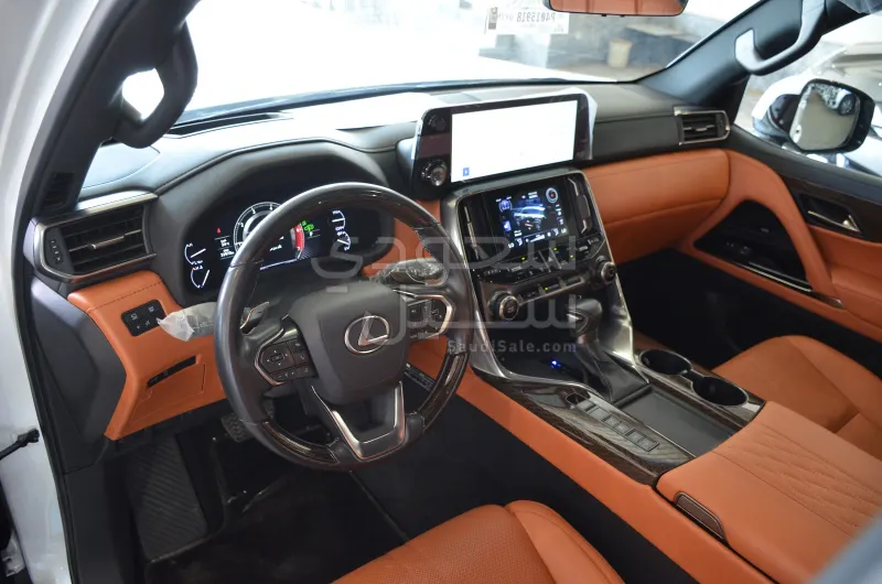2023 Lexus LX 600 vip