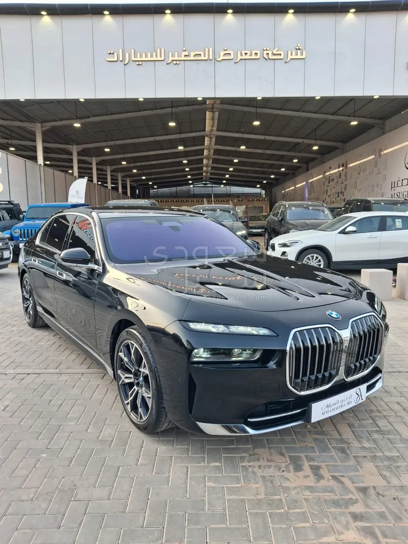 2023 بي ام دبليو الفئة السابعة 730 أي